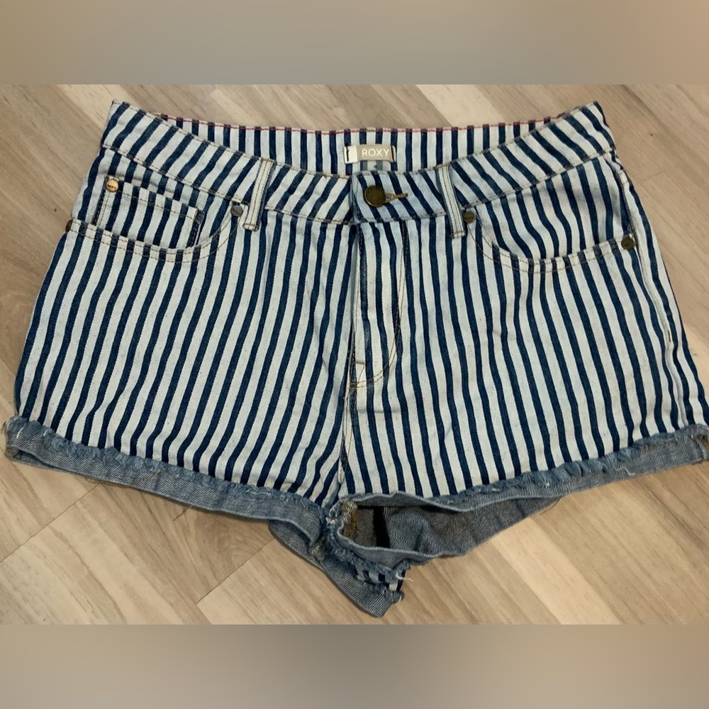 Size 28 Roxy striped denim jean shorts
